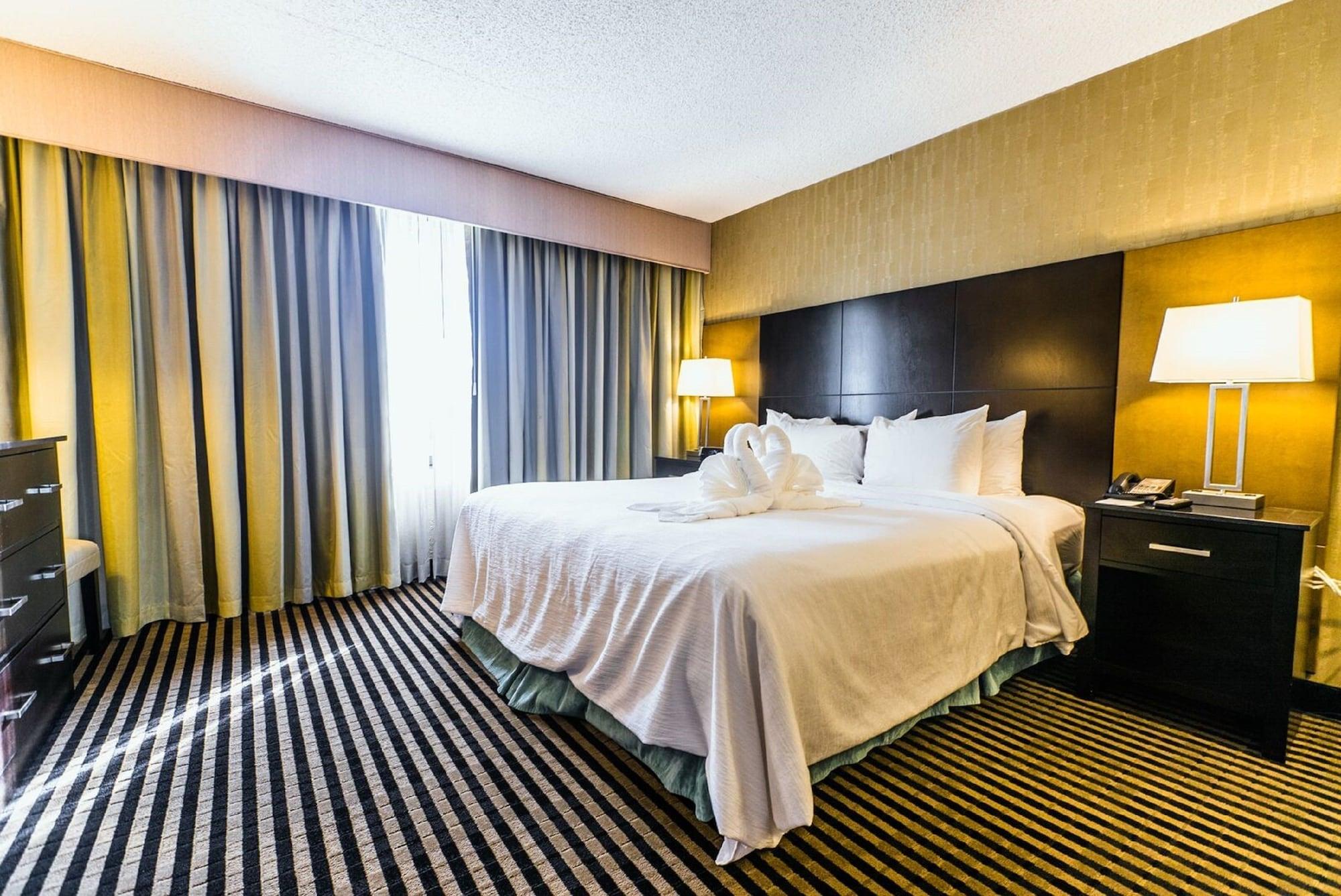 Embassy Suites By Hilton Piscataway Somerset Bagian luar foto