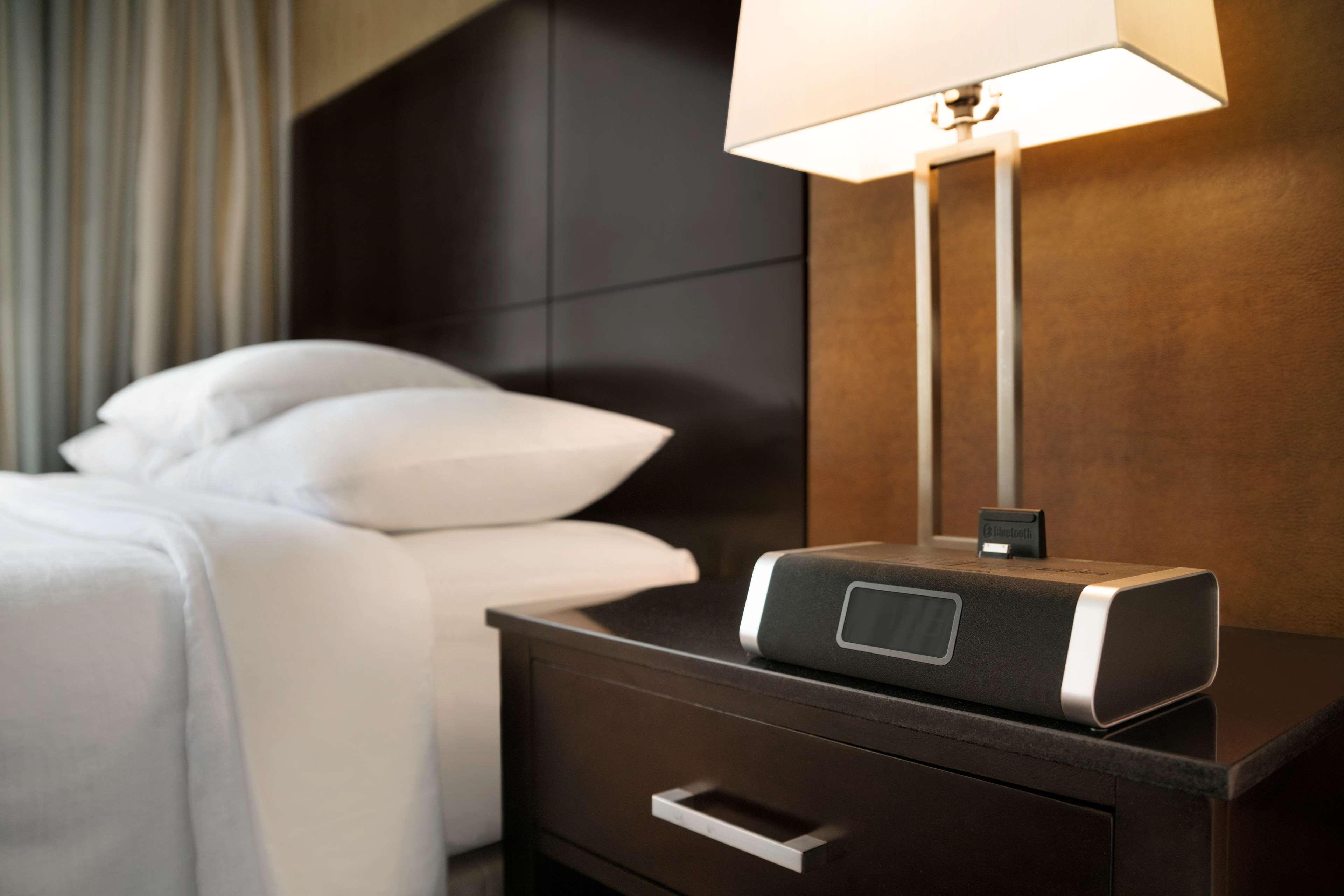 Embassy Suites By Hilton Piscataway Somerset Bagian luar foto
