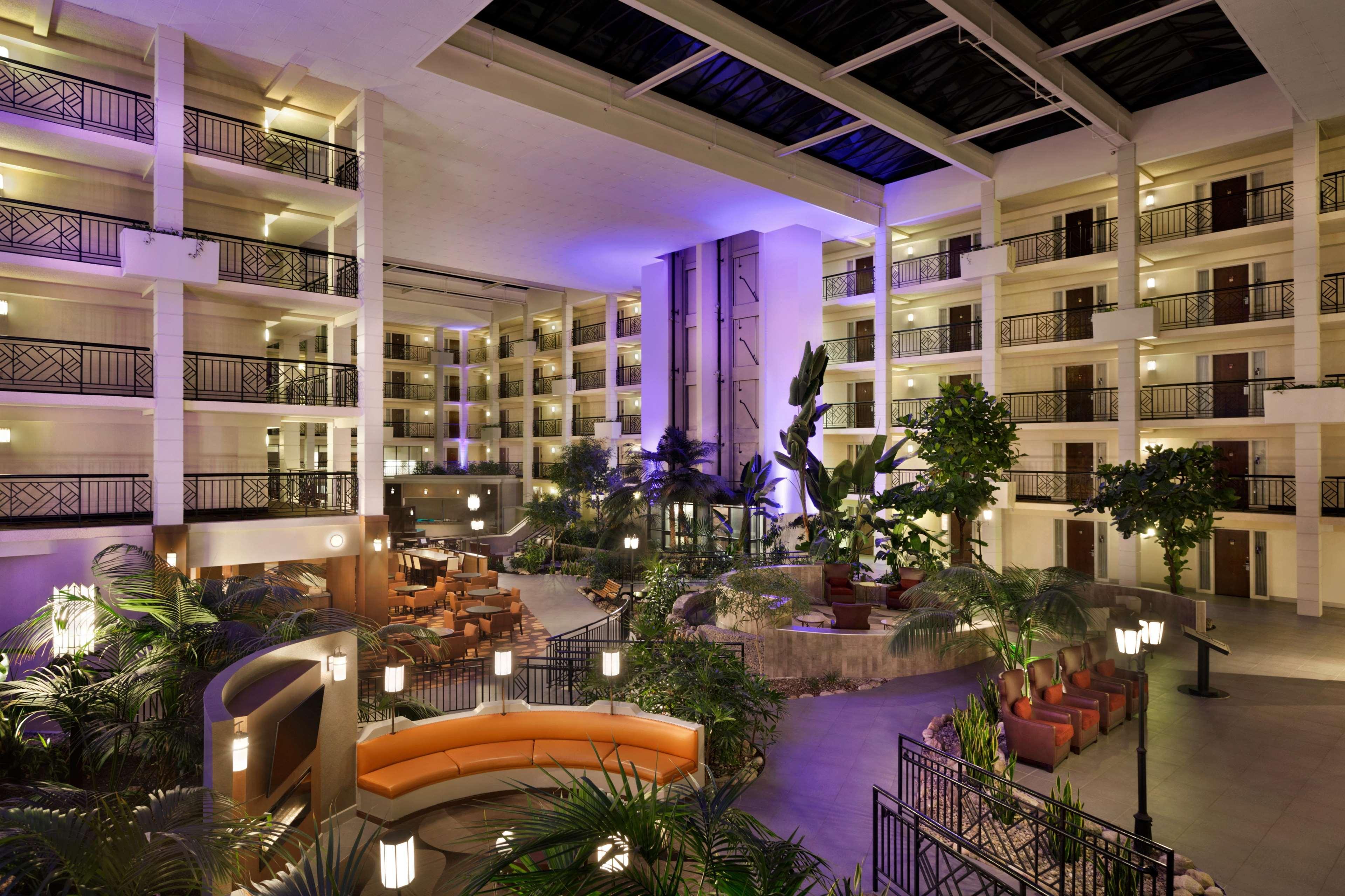 Embassy Suites By Hilton Piscataway Somerset Bagian luar foto