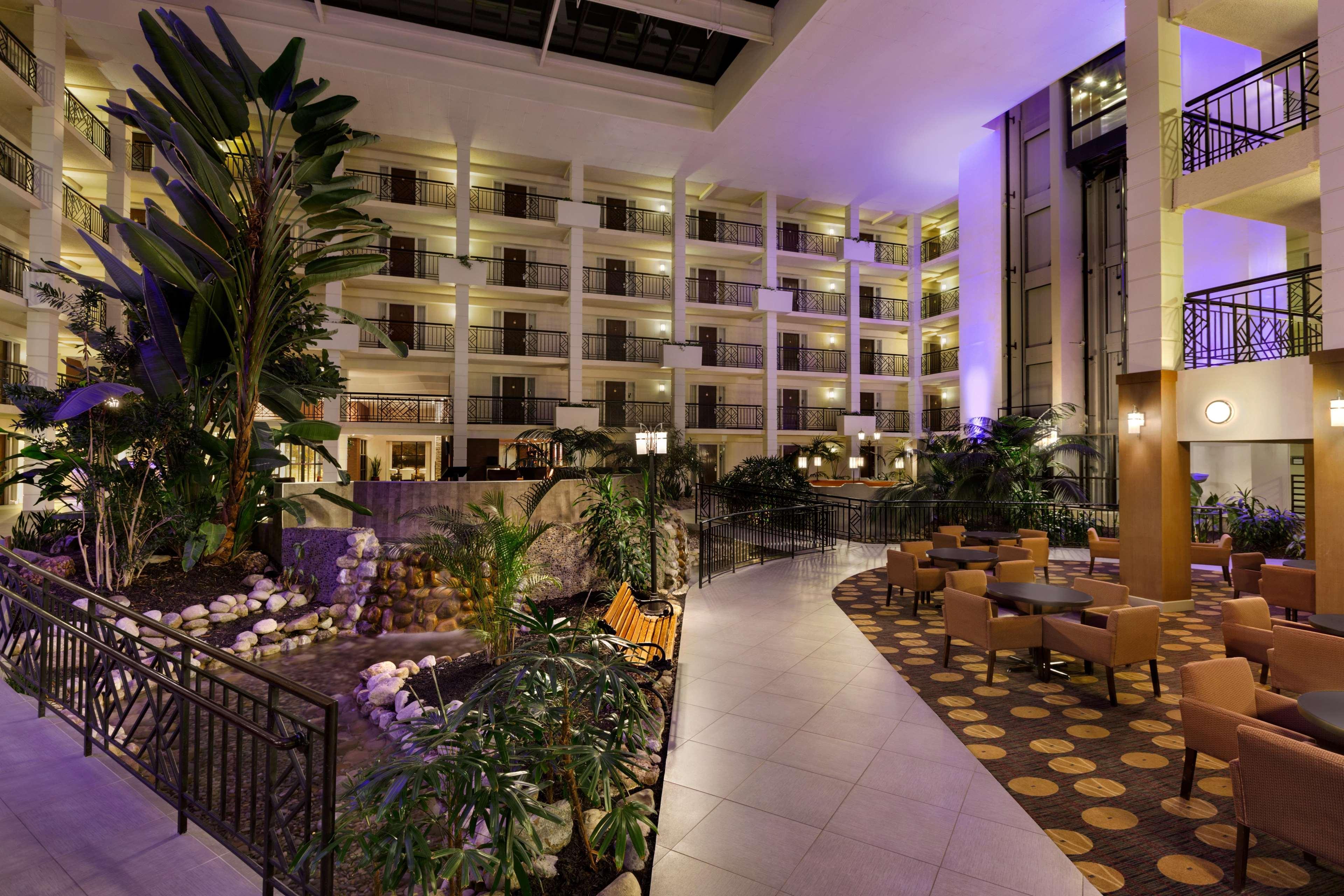 Embassy Suites By Hilton Piscataway Somerset Bagian luar foto