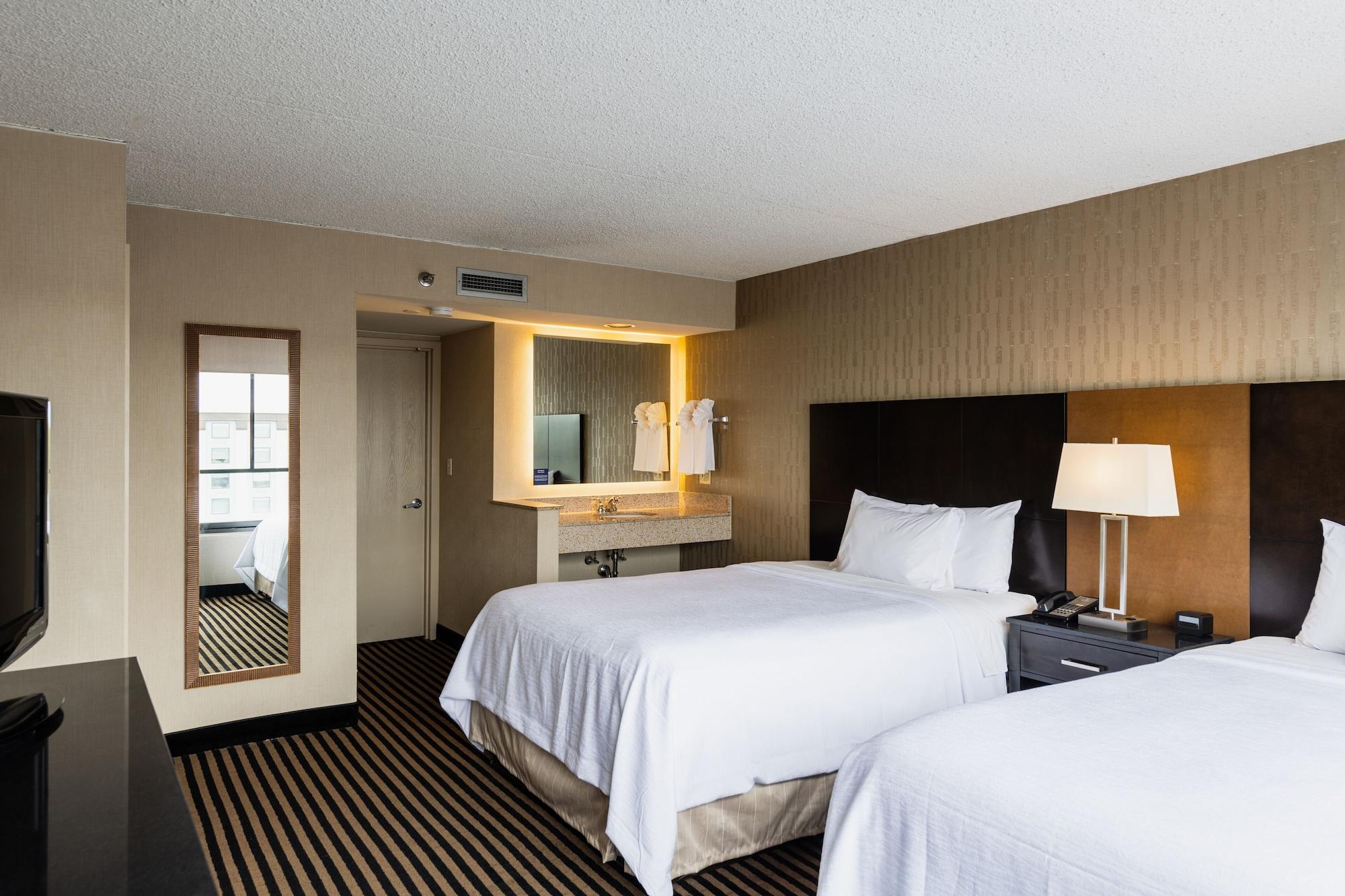 Embassy Suites By Hilton Piscataway Somerset Bagian luar foto