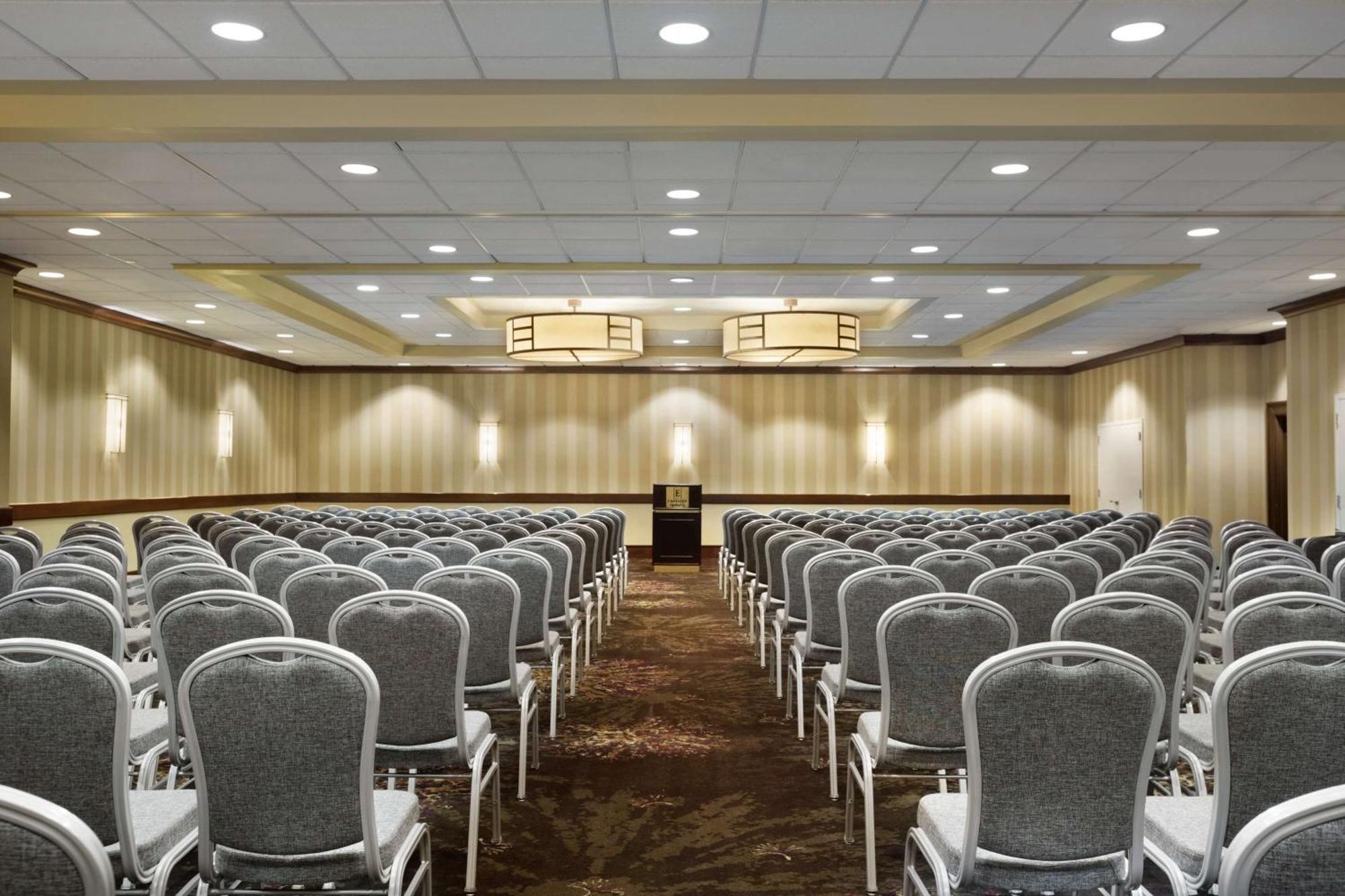 Embassy Suites By Hilton Piscataway Somerset Bagian luar foto