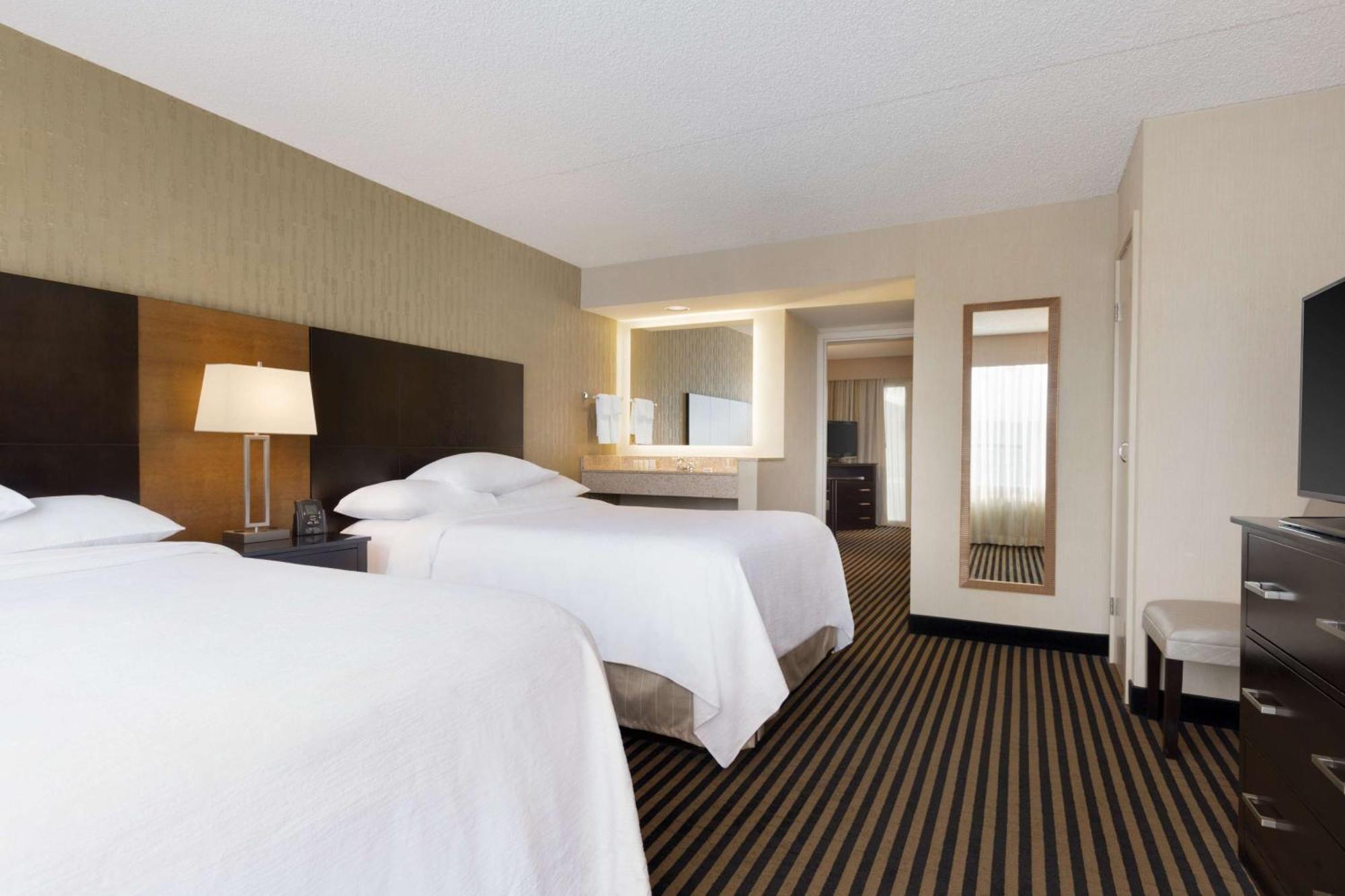 Embassy Suites By Hilton Piscataway Somerset Bagian luar foto