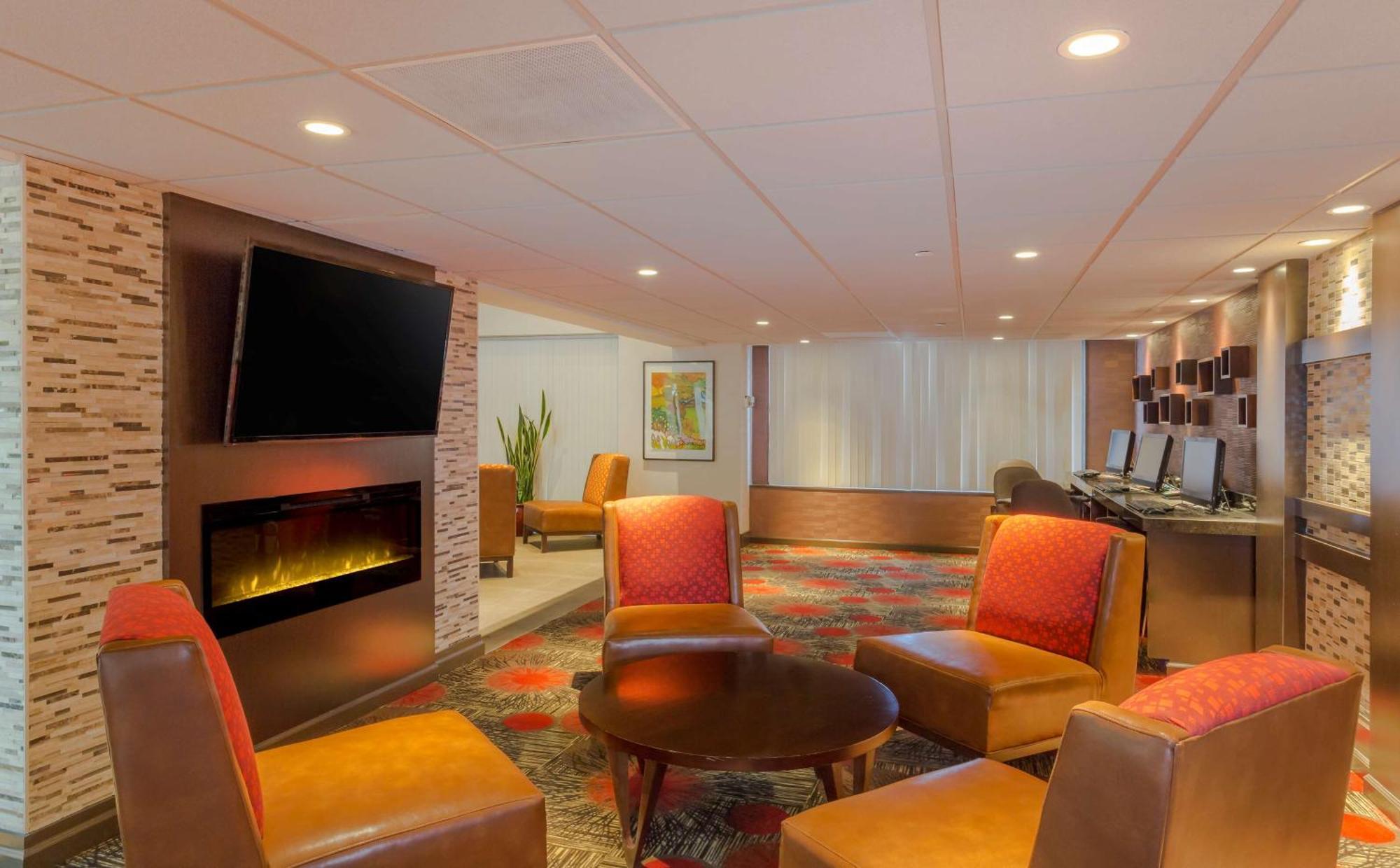 Embassy Suites By Hilton Piscataway Somerset Bagian luar foto